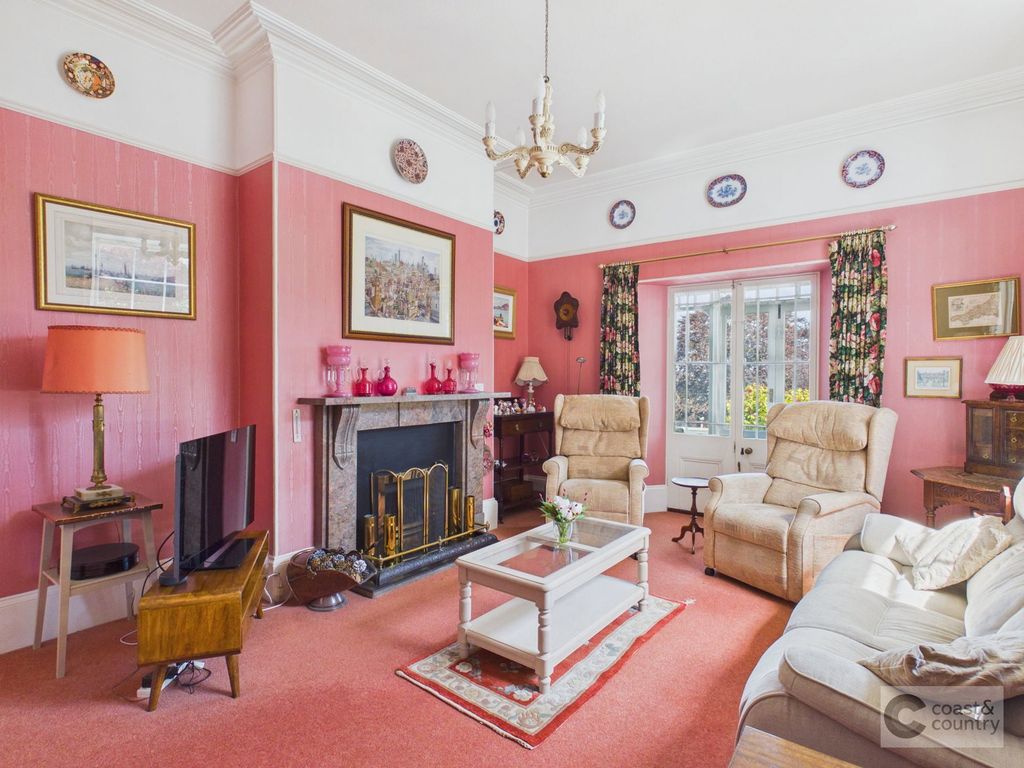 Property photo 3 of 42