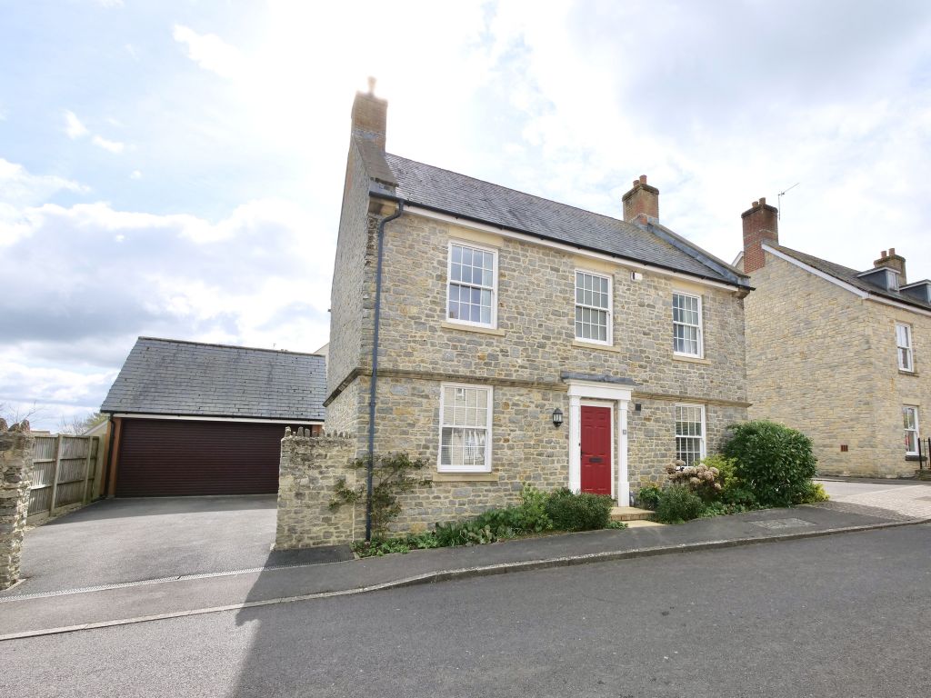 Property photo 1 of 28