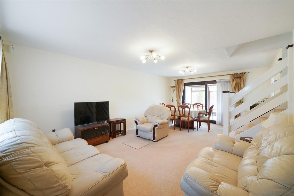 Property photo 2 of 13 Davidson Frost-Wellings, Dfw, Rowland Avenue, Harr