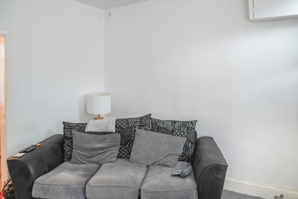 Property photo 3 of 26