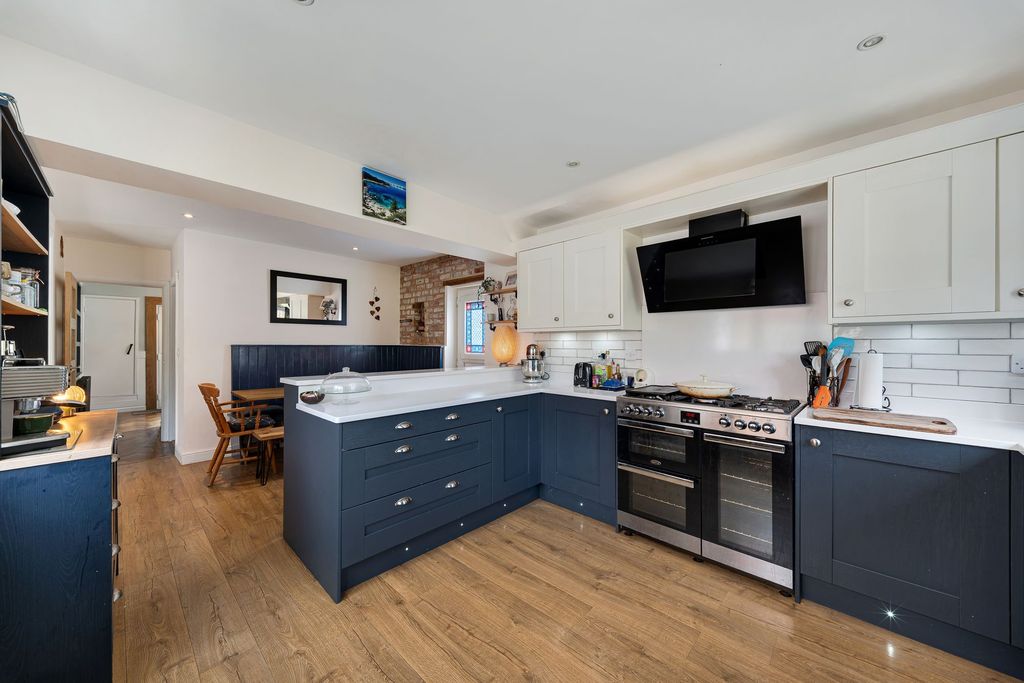 Property photo 2 of 47