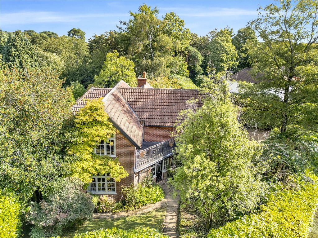 Property photo 2 of 37 Picture No. 46