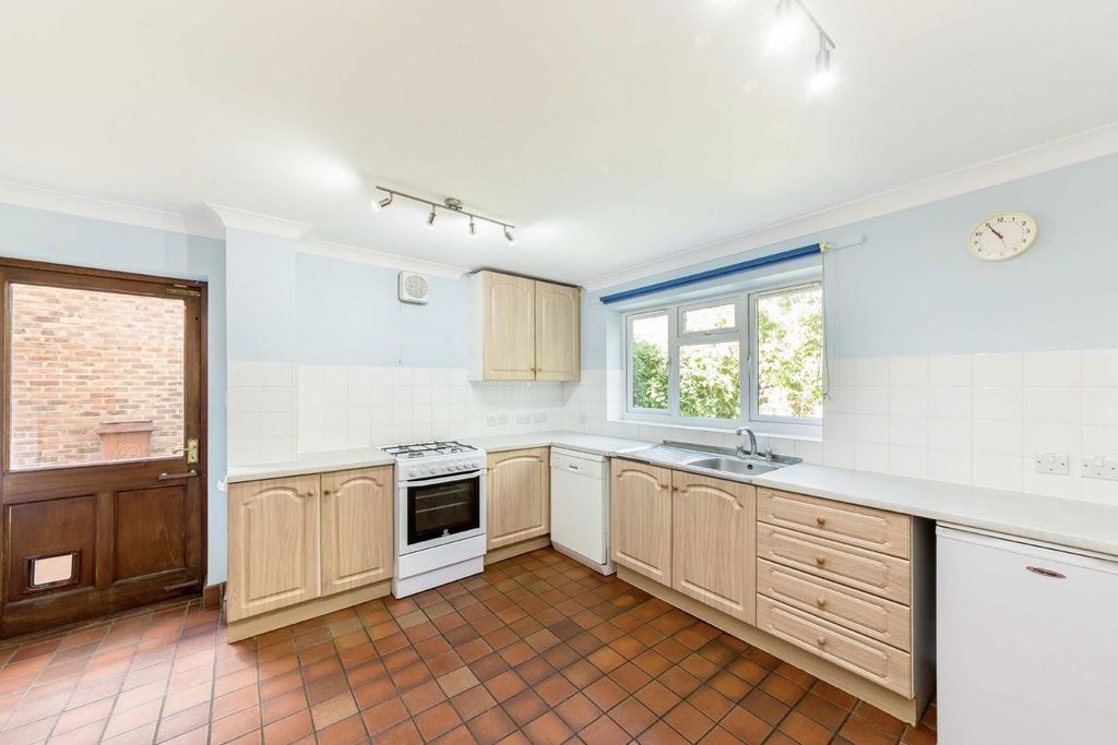 Property photo 3 of 7