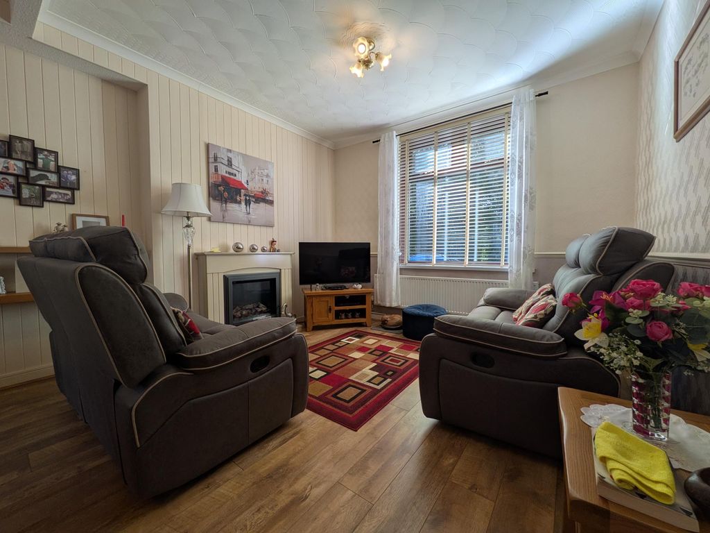 Property photo 3 of 9