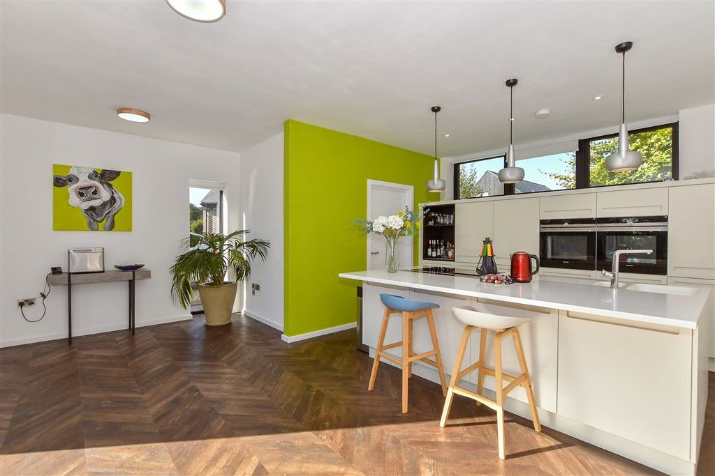 Property photo 2 of 20 Kitchen/Breakfast Room