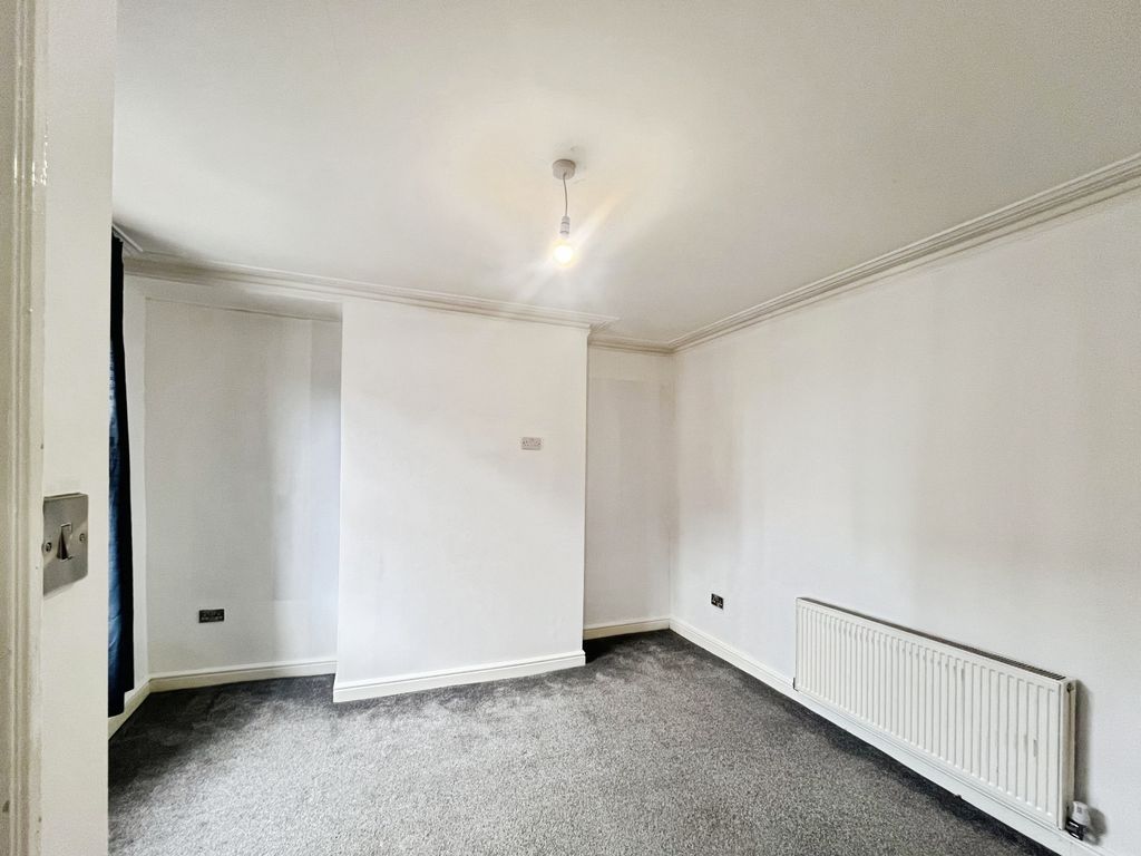 Property photo 3 of 25