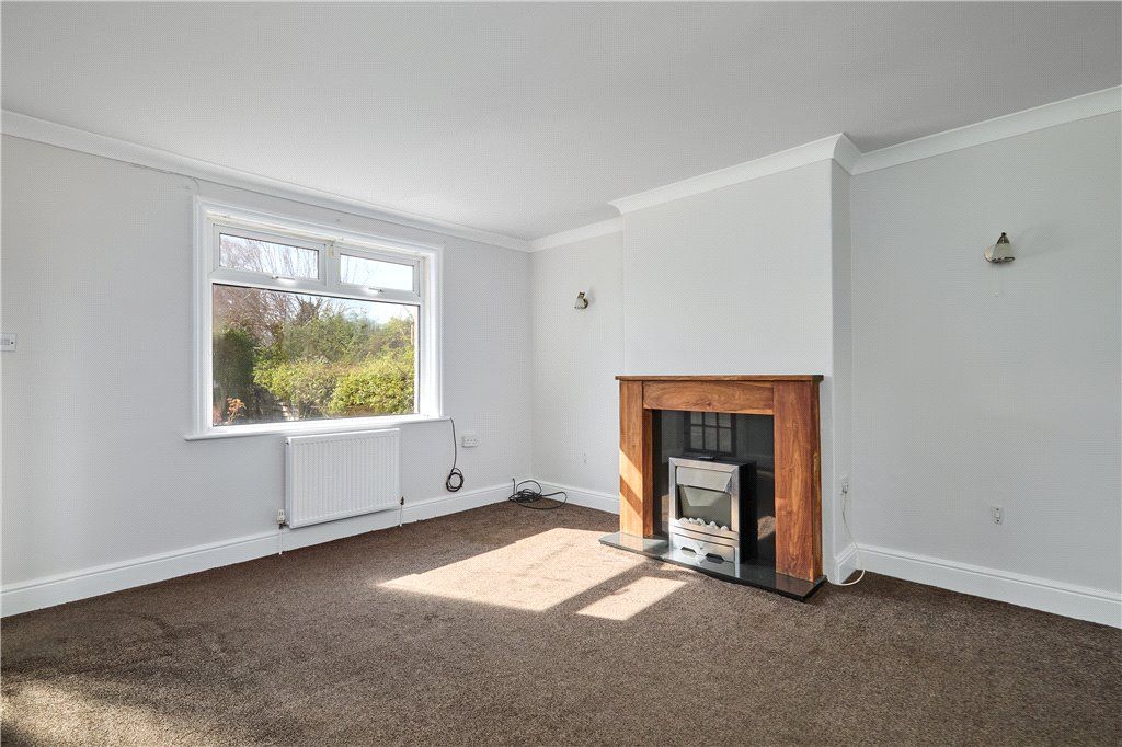 Property photo 2 of 18 Living Room