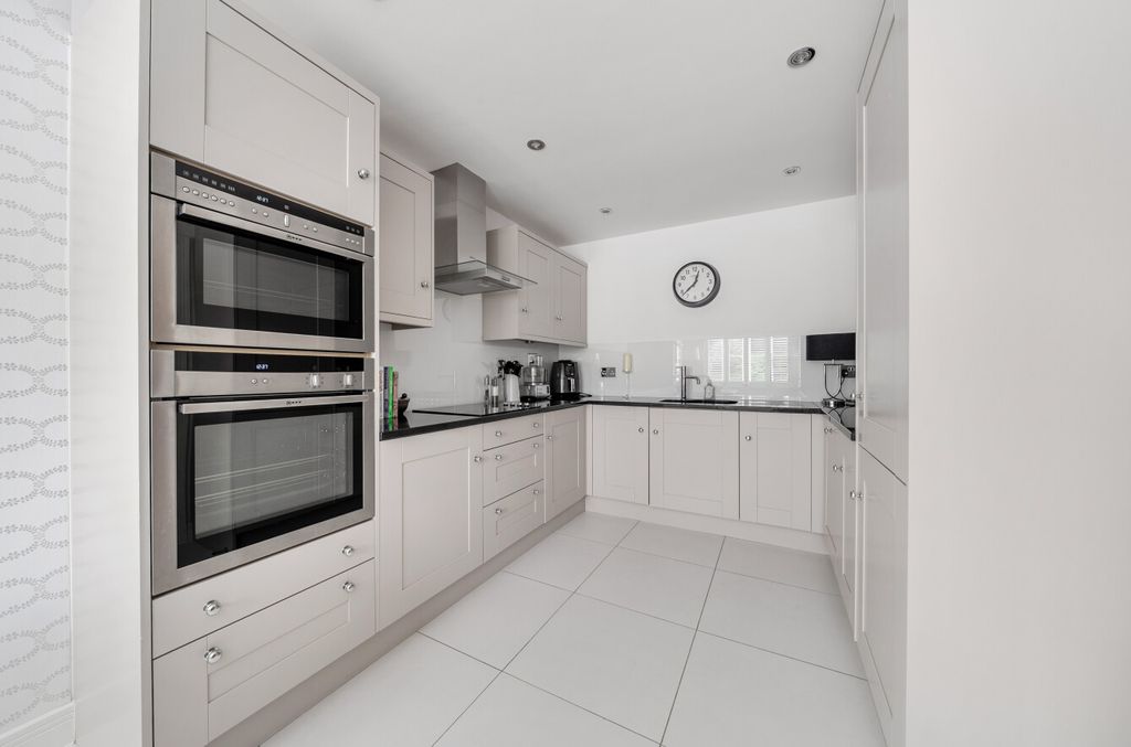 Property photo 2 of 17 1439059-2-69d79F6...