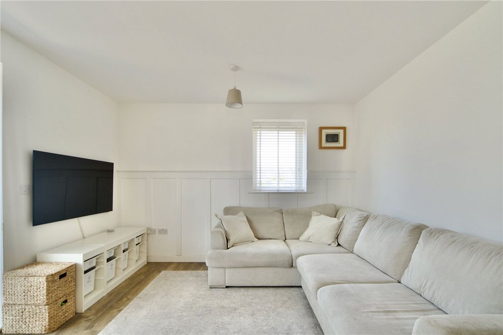 Property photo 3 of 27 Picture No. 12