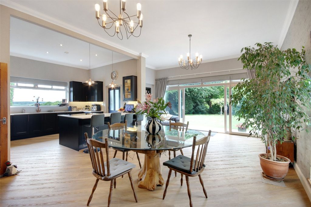 Property photo 3 of 15 Breakfast Room