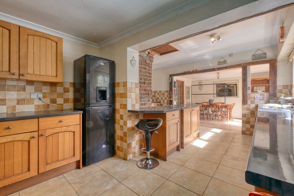 Additional image 8 of 5 bed detached bungalow for saleHempstead Lane, Hailsham BN27
