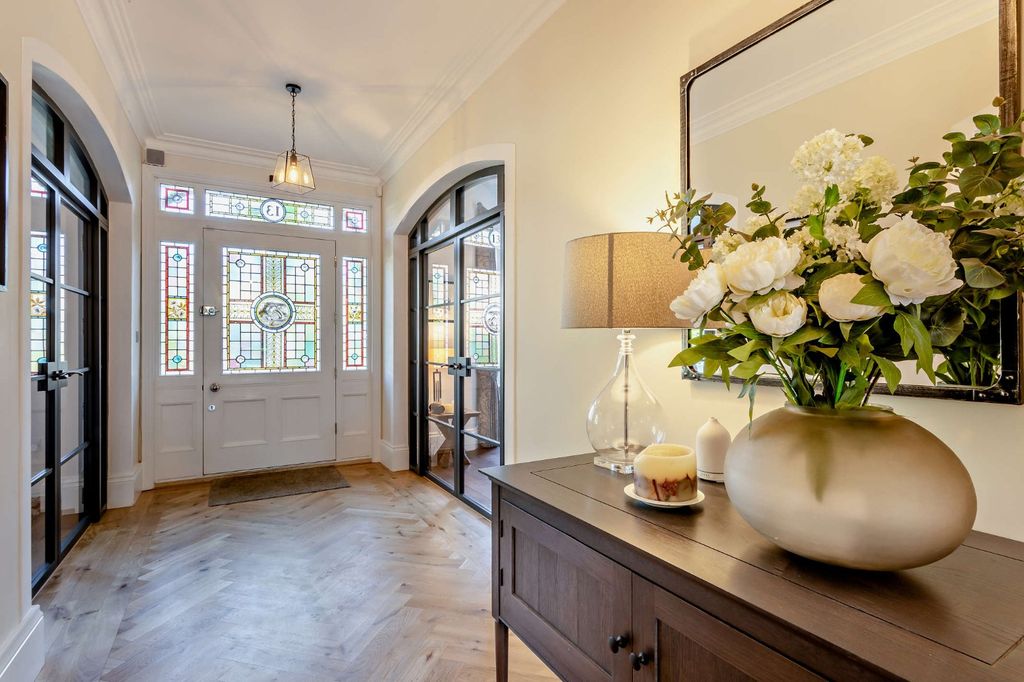 Additional image 8 of 5 bed detached house for saleWoodlands Road, Great Shelford, Cambridge, Cambridgeshire CB22