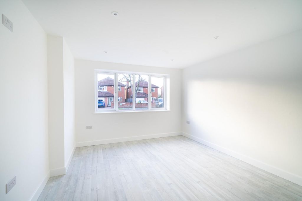 Property photo 3 of 26