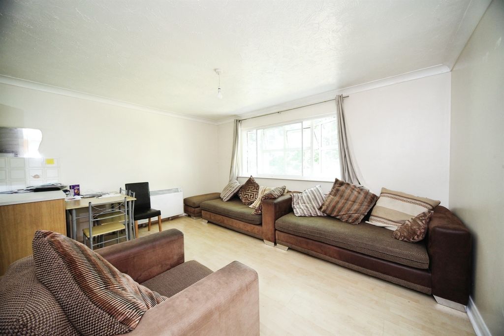 Property photo 3 of 9