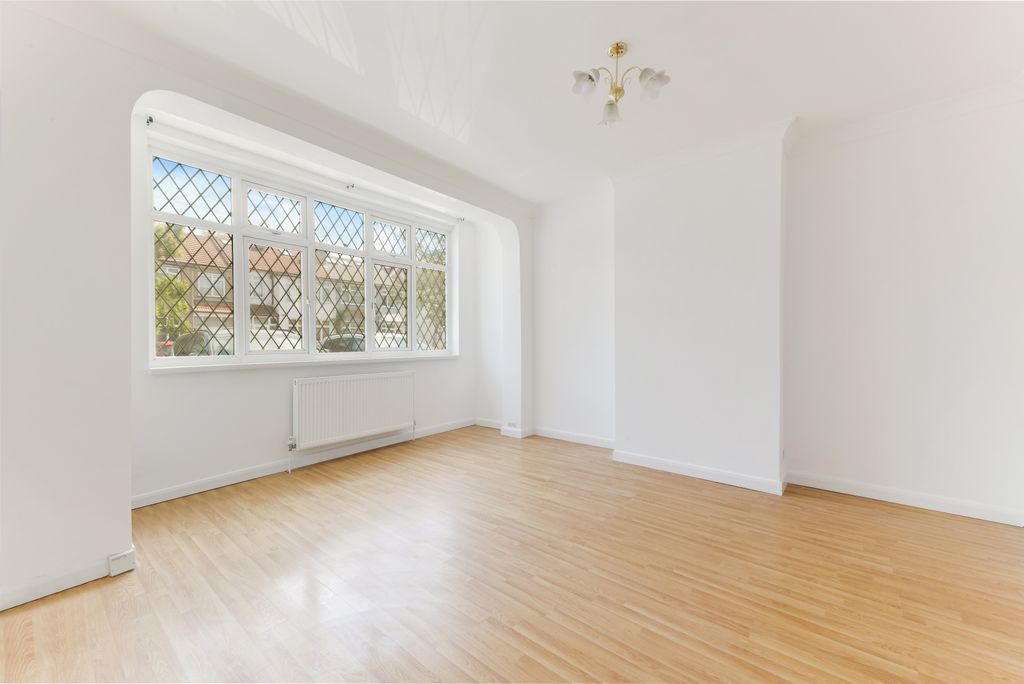 Property photo 3 of 18 Picture No. 11