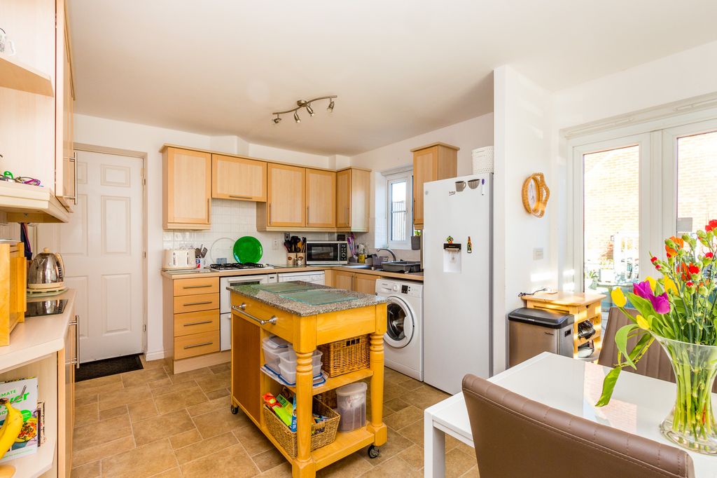 Property photo 2 of 15 Kitchen/Breakfast Room