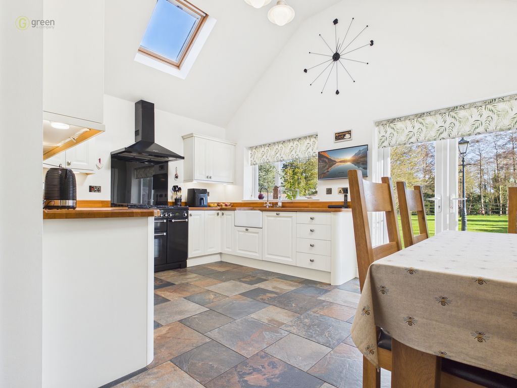 Property photo 3 of 55 Cam01332G0Pr0660Still024