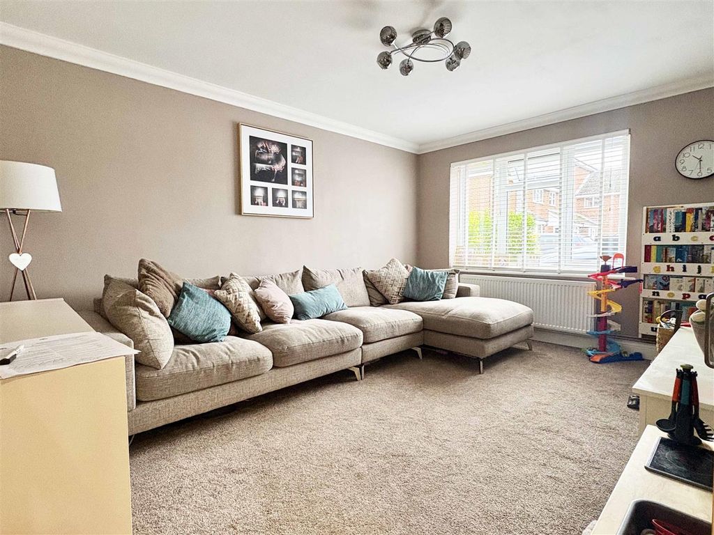 Property photo 3 of 33 l1.Jpg