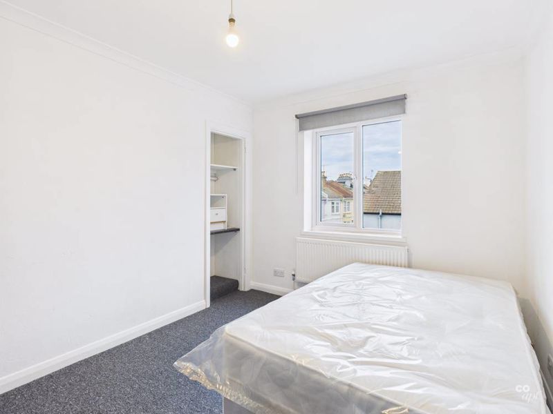 Property photo 3 of 6 Bedroom