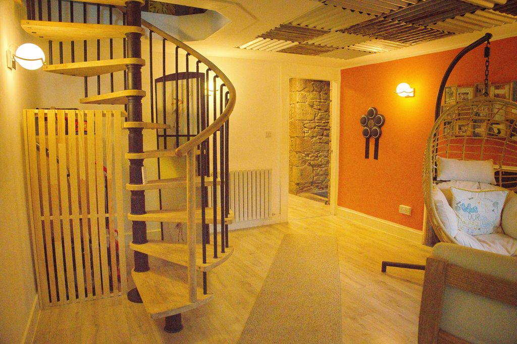 Property photo 3 of 19 3