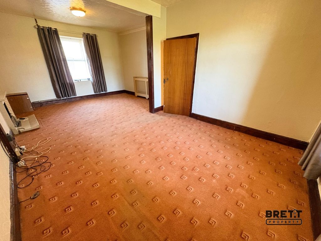 Property photo 3 of 12 Living Room