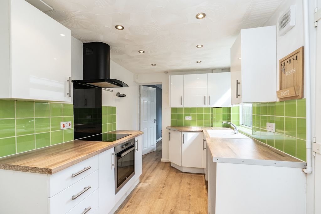 Property photo 2 of 15 4
