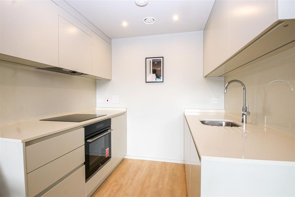 Property photo 3 of 17 Flat 43_8.Jpg