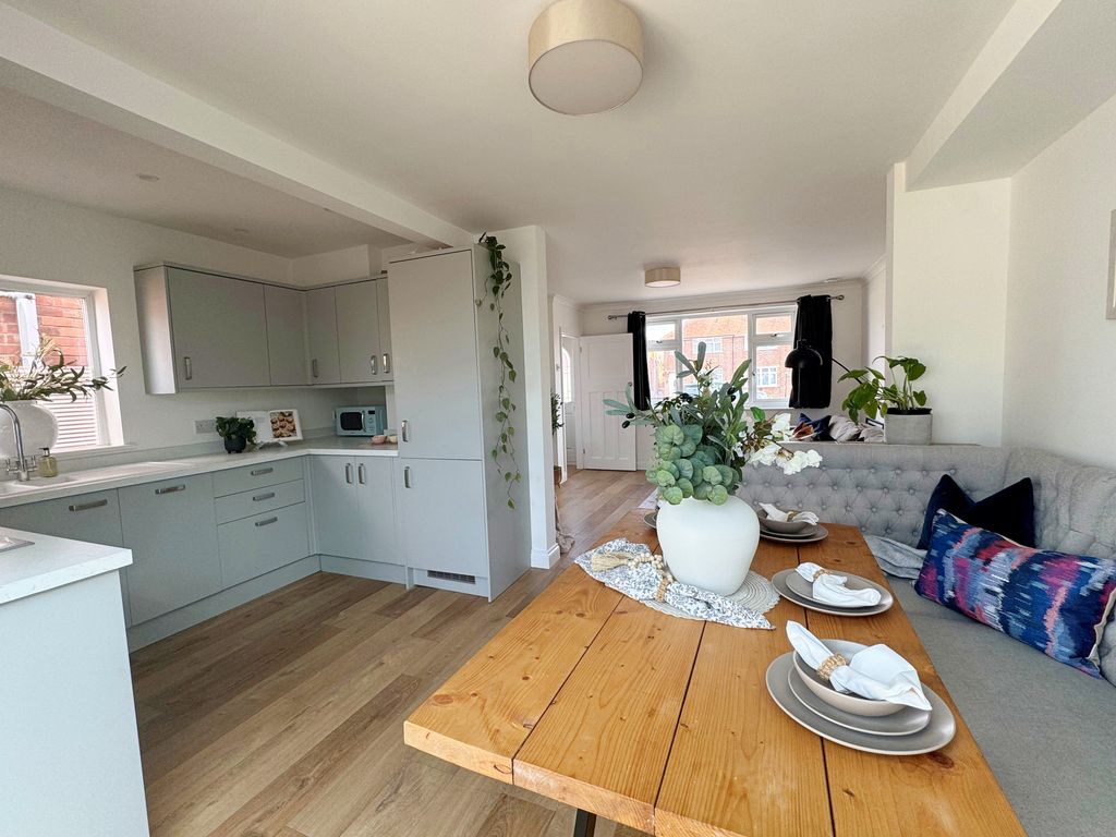 Property photo 2 of 15 Kitchen/Dining Area