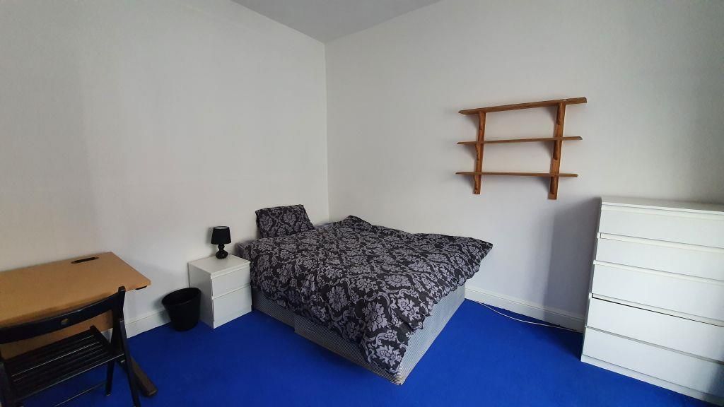 Property photo 2 of 10 Bedroom 1 Picture 2.Jpg