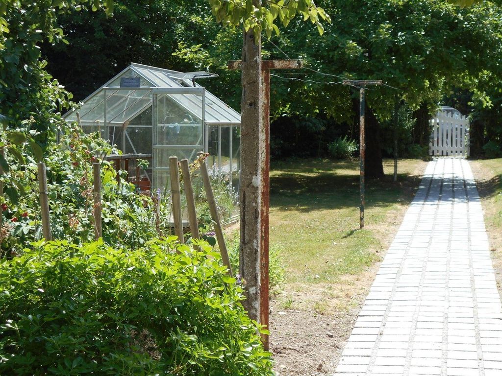 Property photo 2 of 16