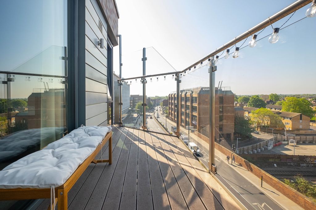 Property photo 3 of 12