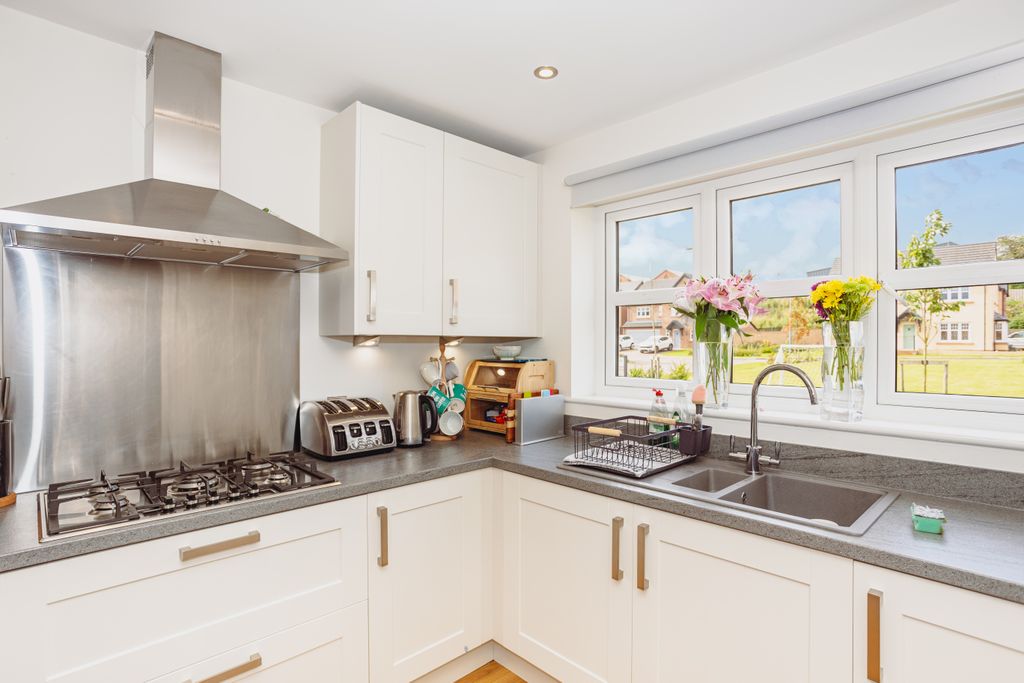 Property photo 2 of 45 Kitchen