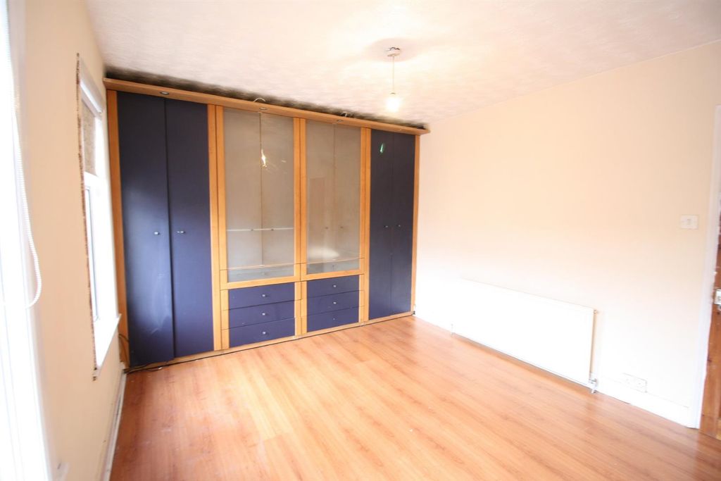 Additional image 8 of 3 bed terraced house for saleGrove Road, Grays RM17