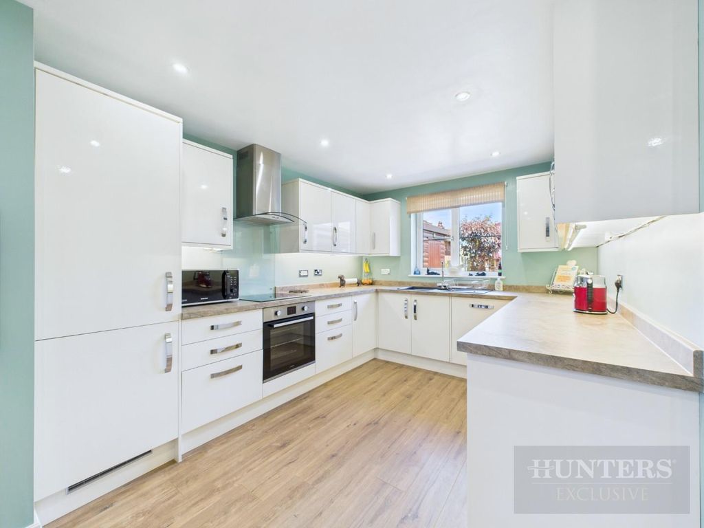 Property photo 3 of 20 Cam05333G0-Pr0155-Still016.Jpg