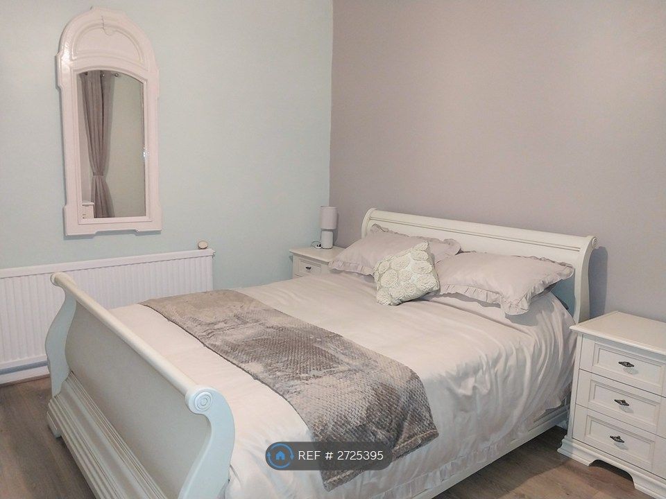 Property photo 3 of 11 Bed Area