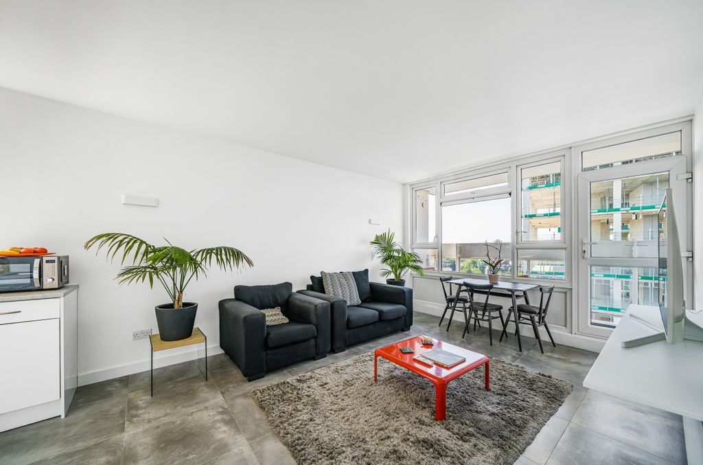 Property photo 2 of 16 1