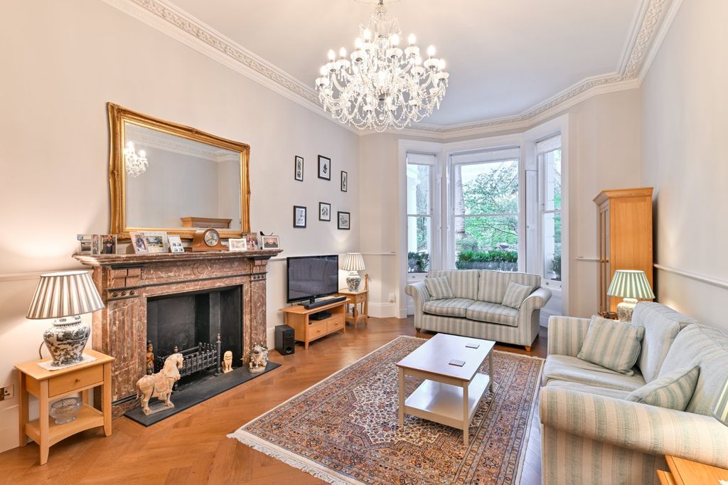 Property photo 3 of 10 Reception