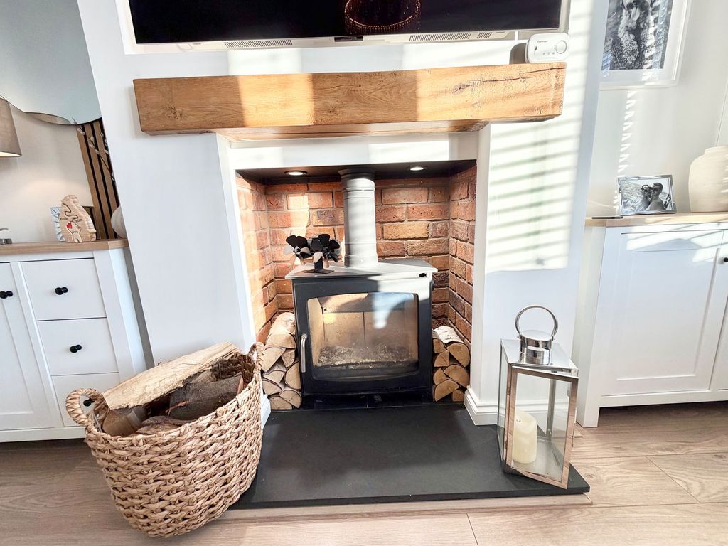 Property photo 3 of 27