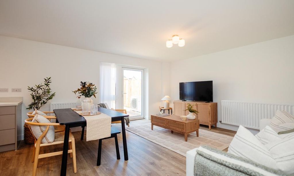 Property photo 3 of 8 Dandara - Zoopla -