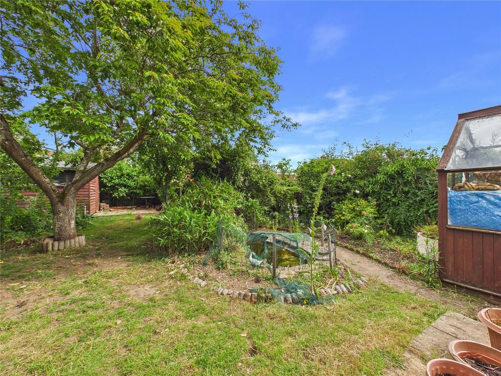Property photo 2 of 25 Picture No. 24