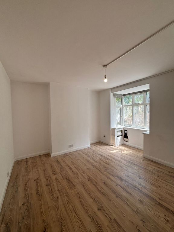 Property photo 3 of 20 4287072