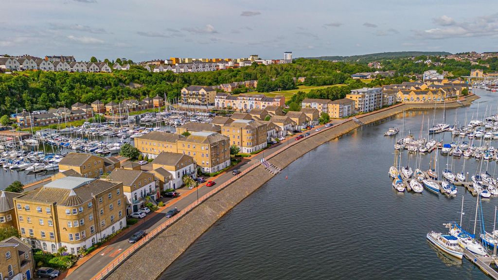 Property photo 1 of 18 Ariel