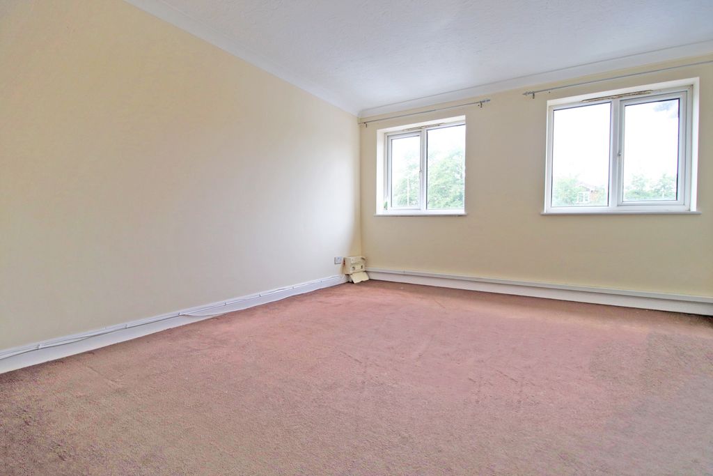 Property photo 2 of 4