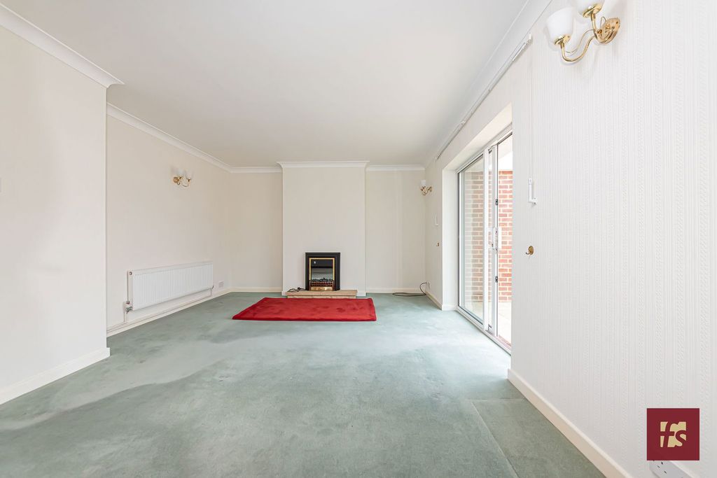 Property photo 2 of 9