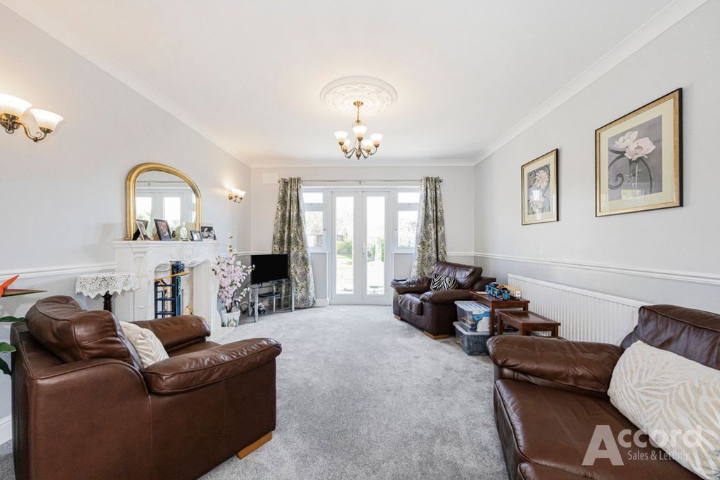 Property photo 3 of 23