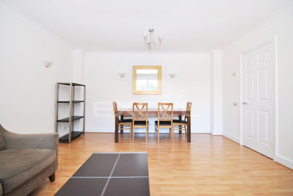 Property photo 2 of 6 Img_35816_2_Original