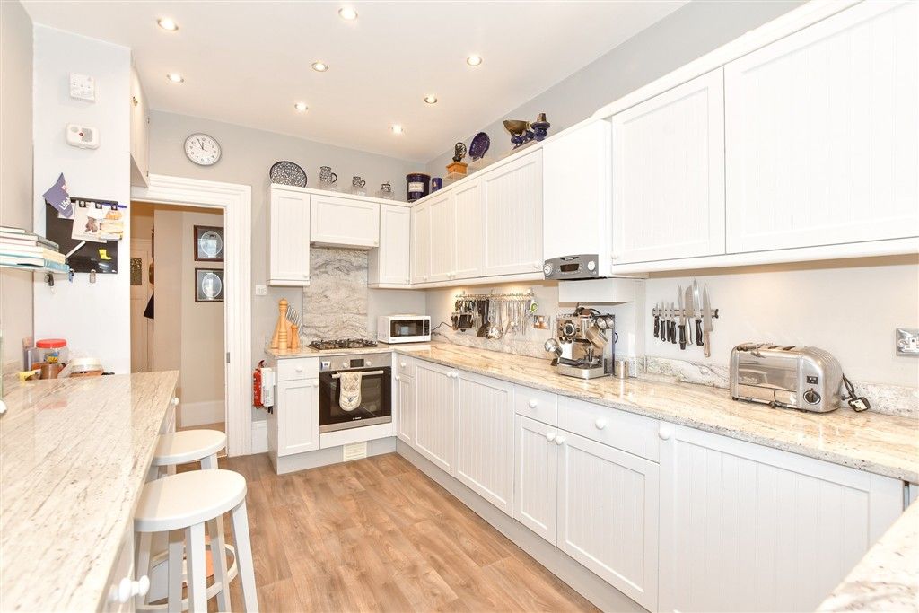 Property photo 3 of 13 Kitchen