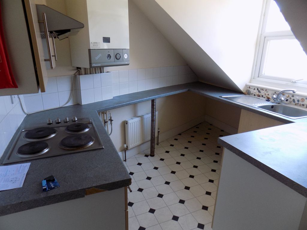 Property photo 3 of 5 Kitchen
