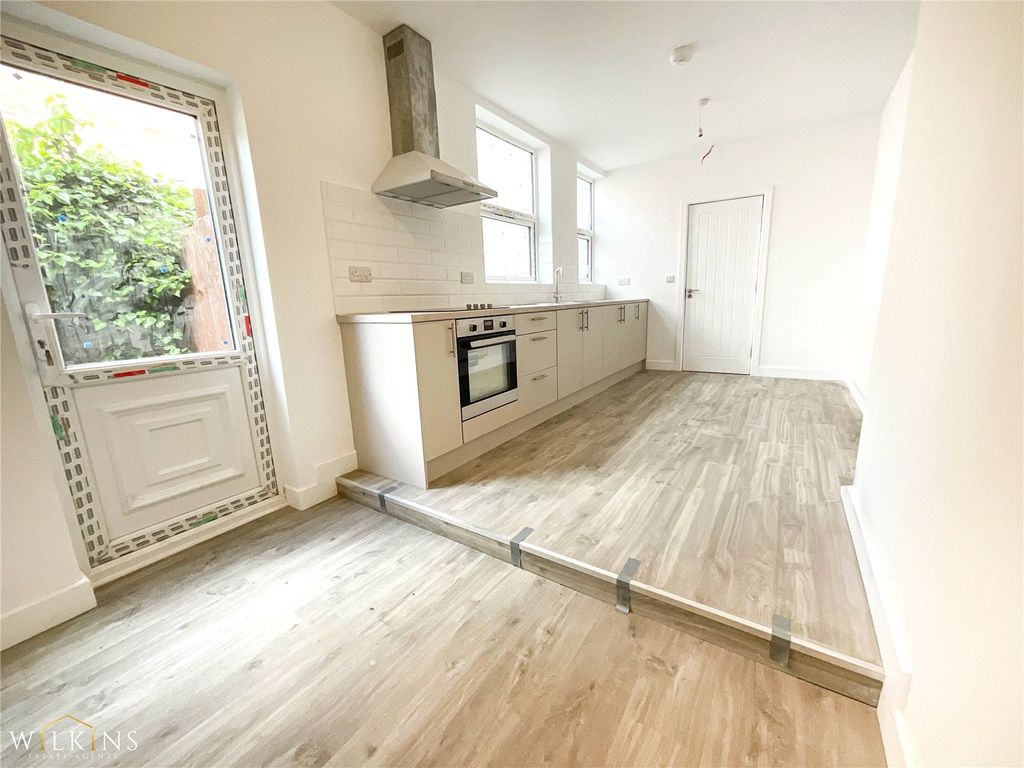 Property photo 3 of 6 Picture No. 05