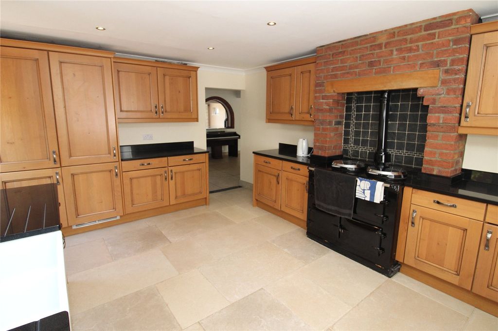Property photo 3 of 21 Picture No. 08